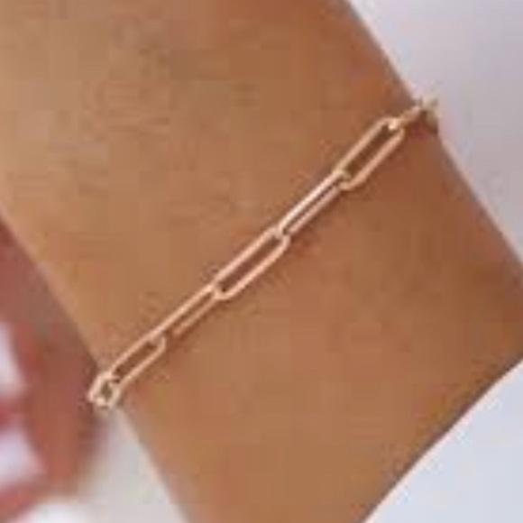 Gold plated paperclip chain bracket. - Picture 6 of 6
